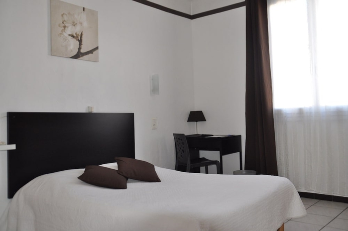 Imagen de la habitación del Hotel Saint George Avignon. Foto 4