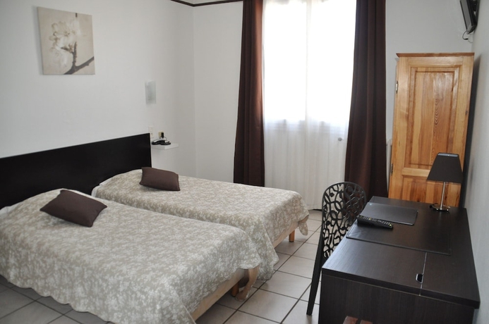 Imagen de la habitación del Hotel Saint George Avignon. Foto 6