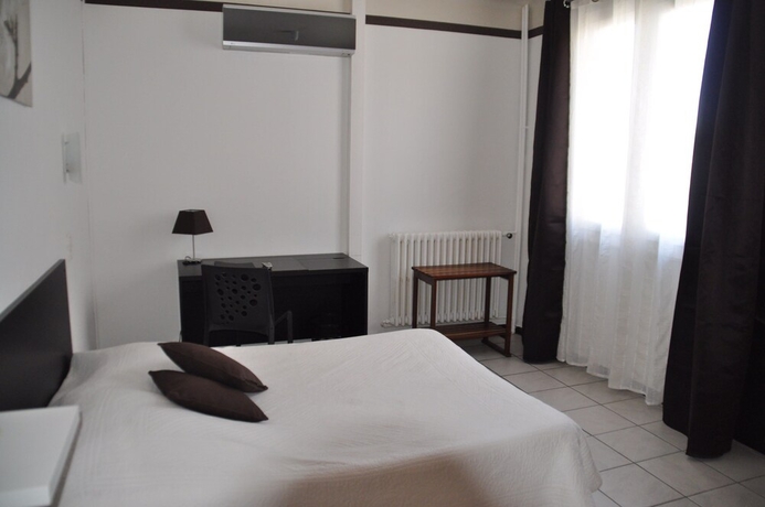 Imagen de la habitación del Hotel Saint George Avignon. Foto 11