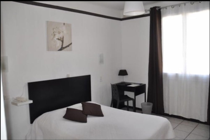 Imagen de la habitación del Hotel Saint George Avignon. Foto 16