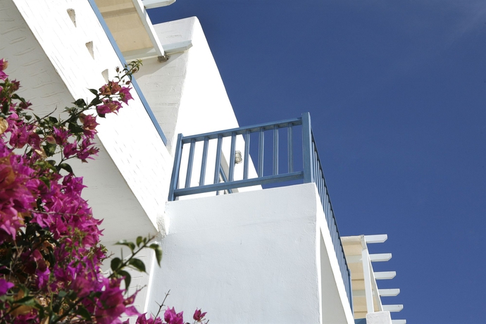 Imagen de los exteriores del Hotel Saint George, Marpissa. Foto 11