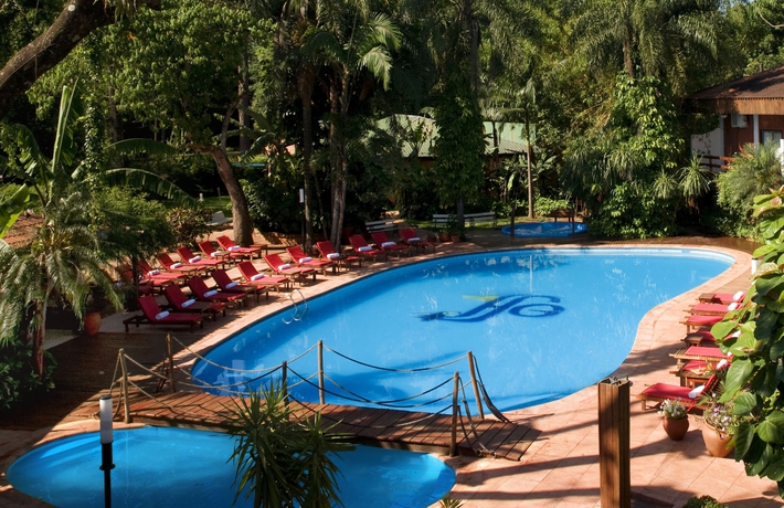 Imagen de la piscina del Hotel Saint George, PUERTO IGUAZU. Foto 13