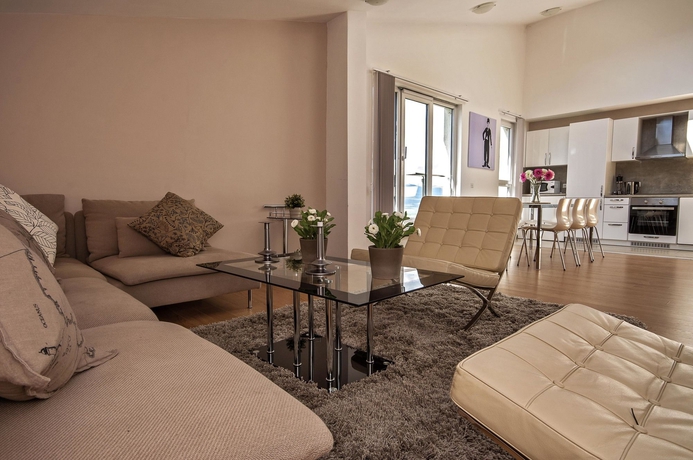 Imagen de los interiores del Hotel Saint George Palace. Foto 13