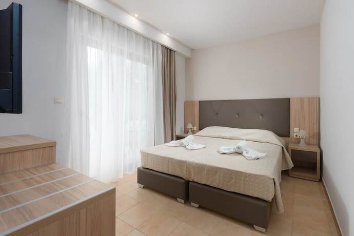 Imagen de la habitación del Hotel Saint George Resort. Foto 21