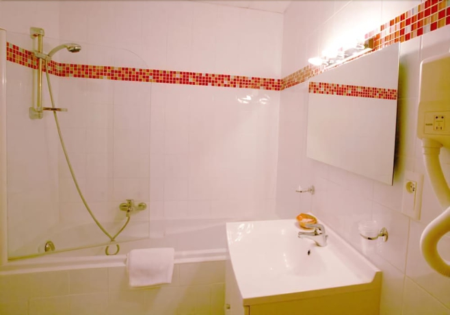 Imagen de la habitación del Hotel Saint Georges, Niza. Foto 14