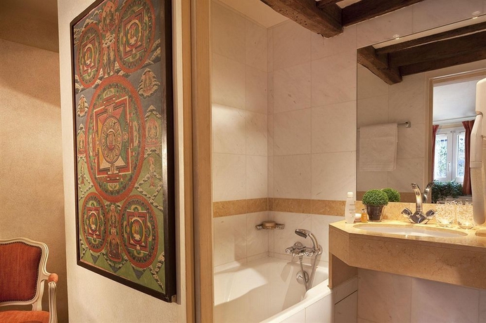 Imagen de la habitación del Hotel Saint Germain. Foto 10