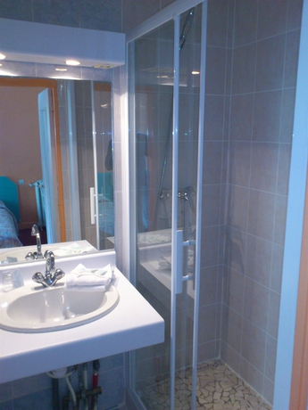 Imagen de la habitación del Hotel Saint Gothard Nice. Foto 7