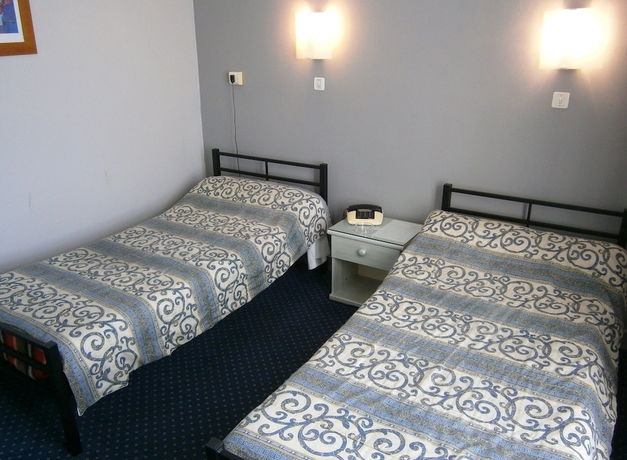 Imagen de la habitación del Hotel Saint Jacques. Foto 2