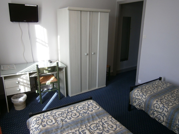 Imagen de la habitación del Hotel Saint Jacques. Foto 3