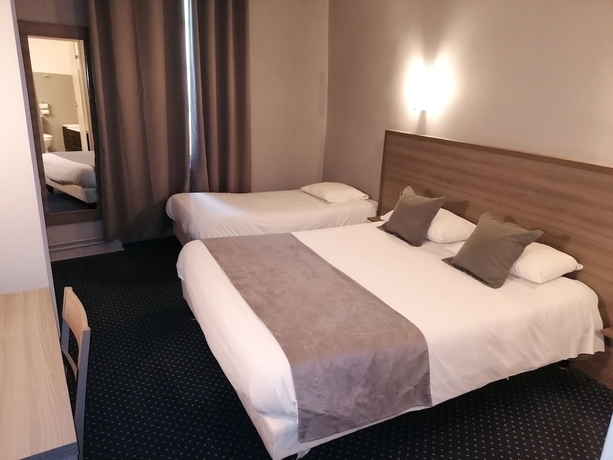 Imagen de la habitación del Hotel Saint Jacques. Foto 6