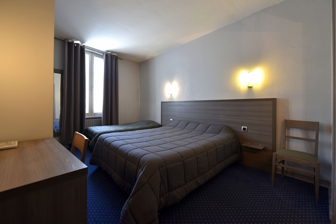 Imagen de la habitación del Hotel Saint Jacques. Foto 7