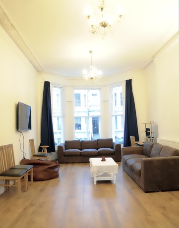 Imagen de los interiores del Hotel Saint James Backpackers. Foto 16