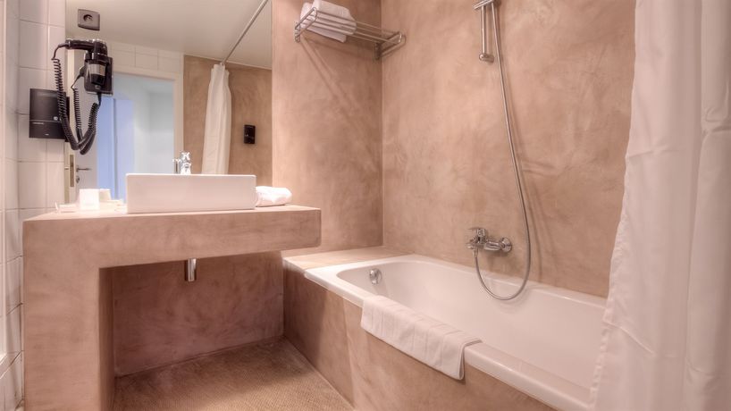 Imagen general del Hotel Saint James, Mons. Foto 2