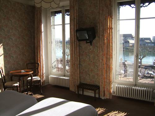 Imagen de la habitación del Hotel Saint Jean, CHALON SUR SAONE. Foto 5