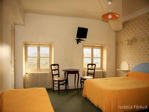 Imagen de la habitación del Hotel Saint Jean, CHALON SUR SAONE. Foto 9