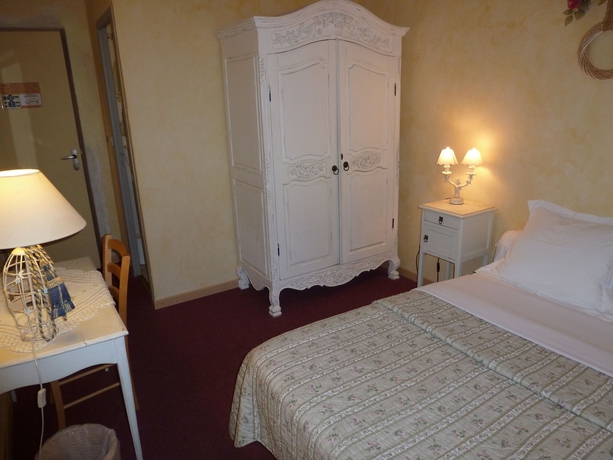 Imagen de la habitación del Hotel Saint Jean. Foto 9