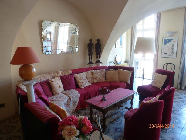 Imagen de los interiores del Hotel Saint Jean, Orange. Foto 13