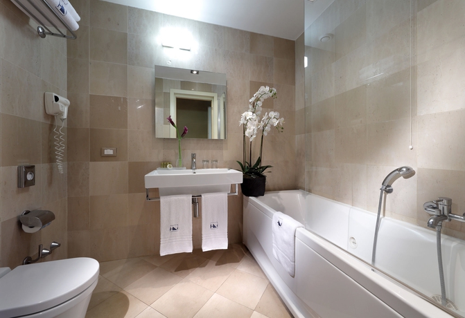 Imagen de la habitación del Hotel Saint John. Foto 8