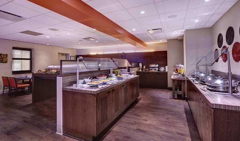 Imagen del bar/restaurante del Hotel Saint John Harbourfront. Foto 2