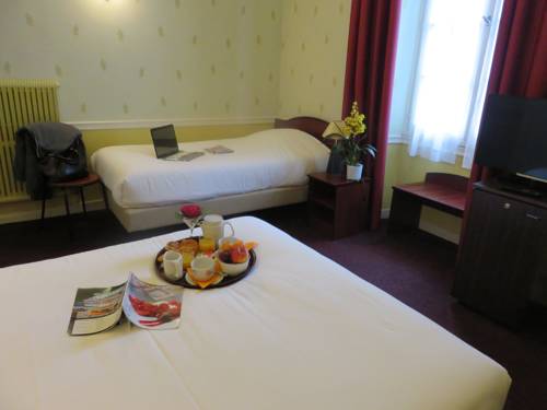 Imagen de la habitación del Hotel Saint Julien, Angers. Foto 7