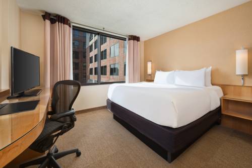 Imagen de la habitación del Hotel Saint Kate - The Arts. Foto 11