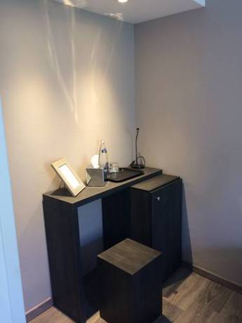 Imagen de la habitación del Hotel Saint Louis, Aigues-Mortes. Foto 13