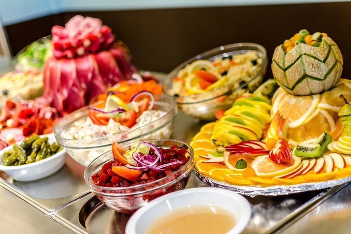 Imagen del bar/restaurante del Hotel Saint Louis De France. Foto 6