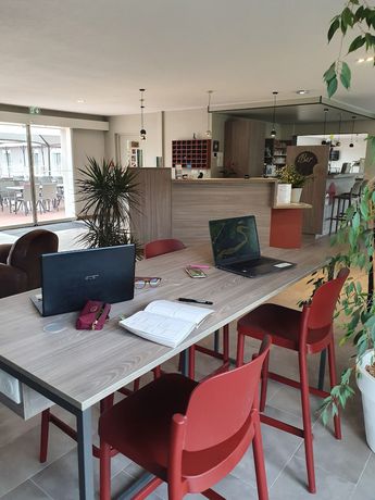 Imagen de los interiores del Hotel Saint Louis, Le Thor. Foto 18