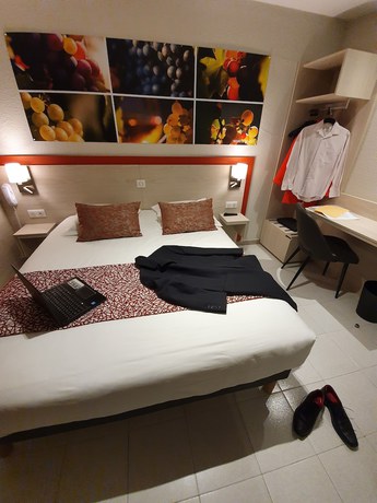 Imagen de la habitación del Hotel Saint Louis, Le Thor. Foto 4