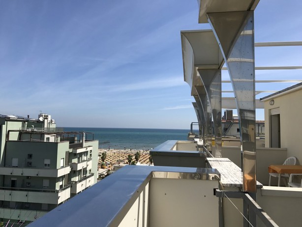 Imagen de la habitación del Hotel Saint Louis, Rimini. Foto 6