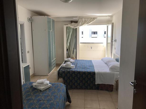 Imagen de la habitación del Hotel Saint Louis, Rimini. Foto 8