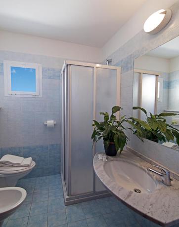 Imagen de la habitación del Hotel Saint Louis, Rimini. Foto 13