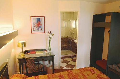 Imagen de la habitación del Hotel Saint Louis, Saint Omer. Foto 3