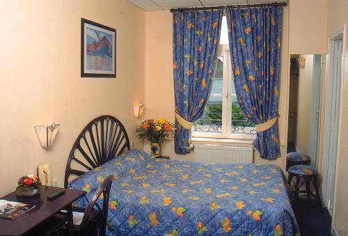 Imagen de la habitación del Hotel Saint Louis, Saint Omer. Foto 4