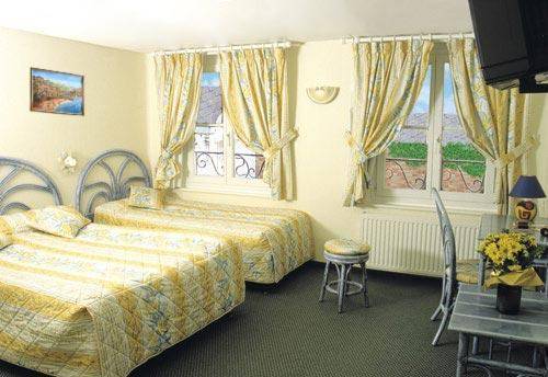 Imagen de la habitación del Hotel Saint Louis, Saint Omer. Foto 5