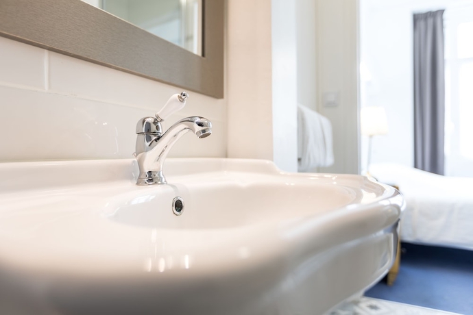 Imagen de la habitación del Hotel Saint Maurice. Foto 15