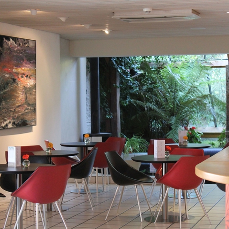 Imagen del bar/restaurante del Hotel Saint Nicolas. Foto 2