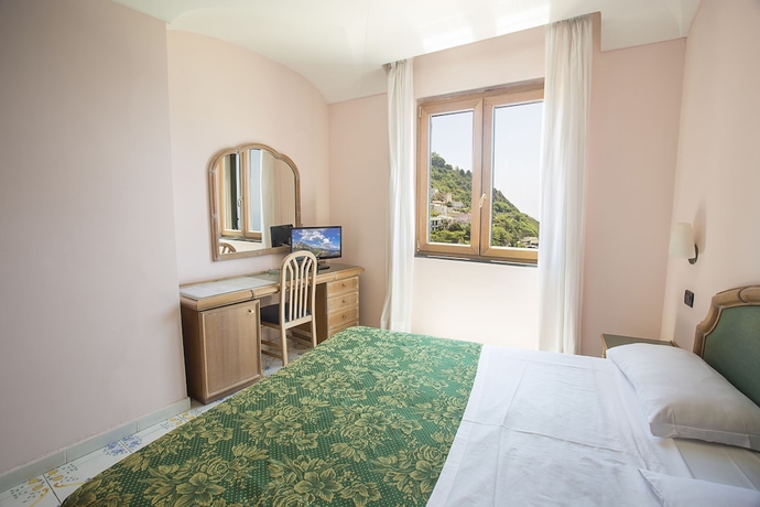 Imagen de la habitación del Hotel Saint Raphael, RIVIERA NAPOLITANA. Foto 9