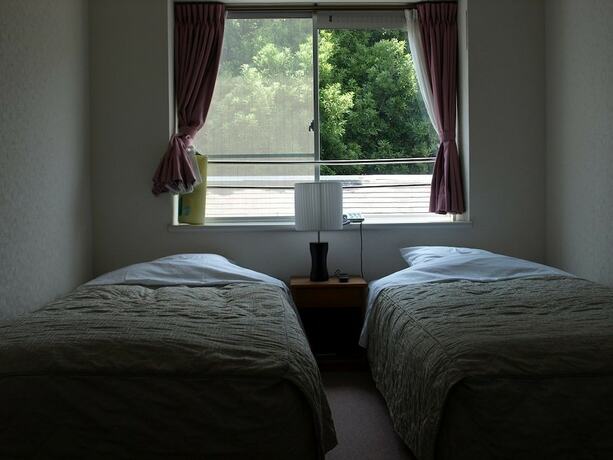 Imagen de la habitación del Hotel Saint Raphael Villa. Foto 7