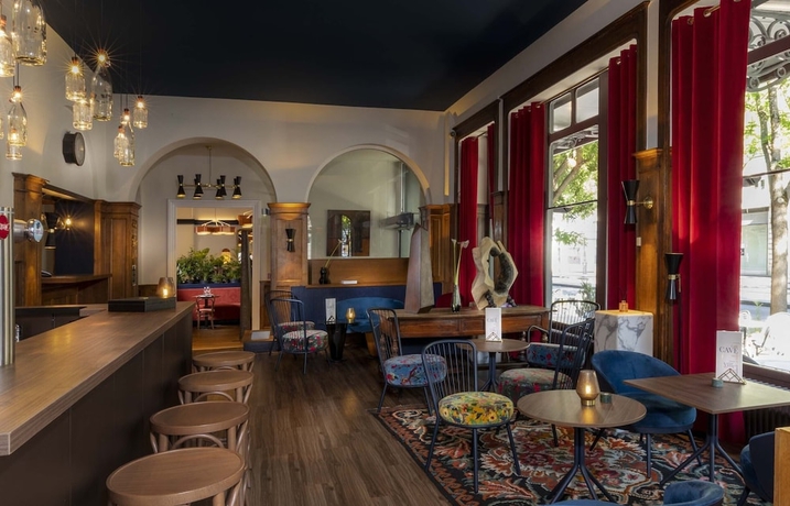 Imagen del bar/restaurante del Hotel Saint Regis. Foto 2