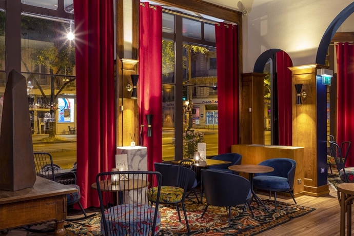 Imagen del bar/restaurante del Hotel Saint Regis. Foto 3