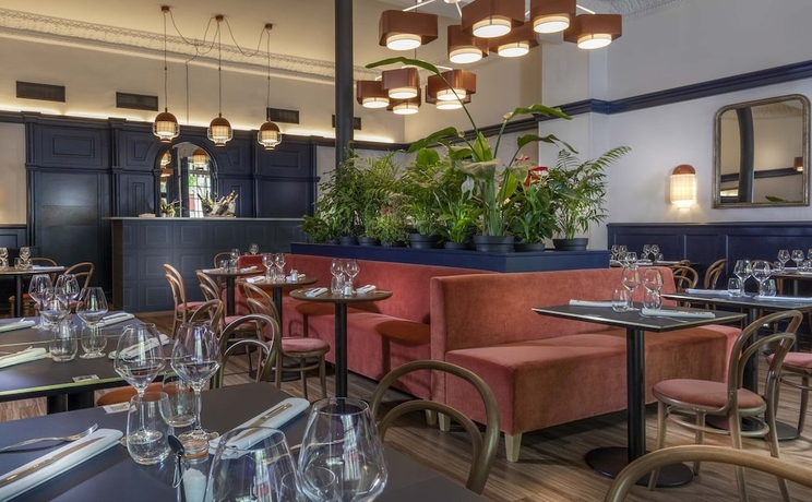 Imagen del bar/restaurante del Hotel Saint Regis. Foto 4