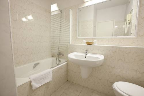 Imagen de la habitación del Hotel Saint Roch. Foto 14