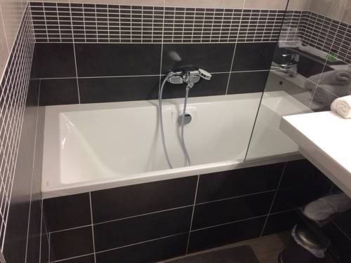 Imagen de la habitación del Hotel Saint Roch. Foto 16