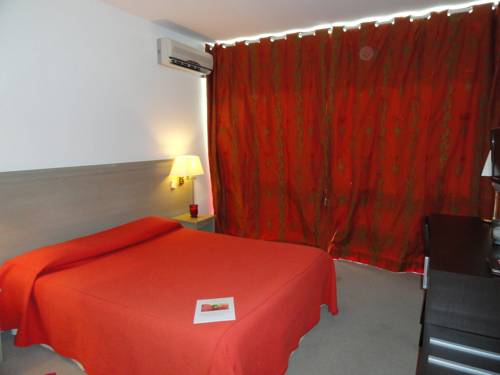 Imagen de la habitación del Hotel Saint Roch, MARTIGUES. Foto 11