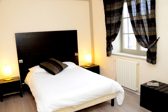 Imagen de la habitación del Hotel Saint Romain. Foto 10