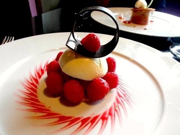 Imagen del bar/restaurante del Hotel Saint Romain. Foto 8