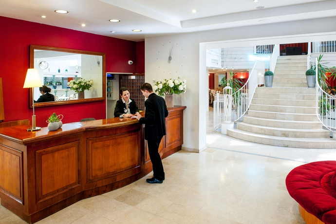 Imagen de los interiores del Hotel Saint Sauveur, Lourdes. Foto 14