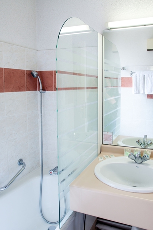 Imagen de la habitación del Hotel Saint Sauveur, Lourdes. Foto 11