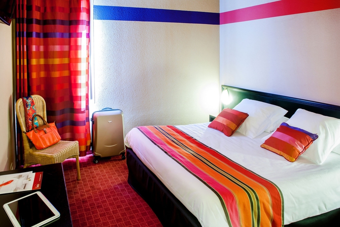 Imagen de la habitación del Hotel Saint Sauveur, Lourdes. Foto 12